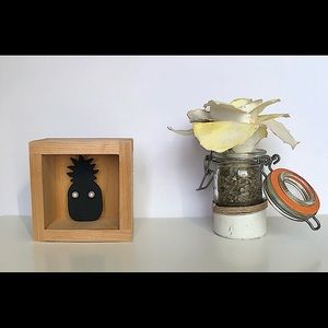 Cute and classy set of earnings.